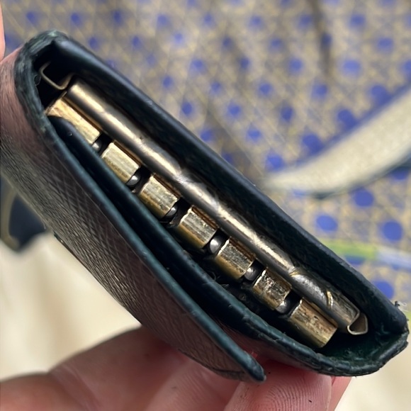 Auth. Louis Vuitton LV Taiga 6 Hook Ring Key Holder Case Wallet Multicles - Picture 13 of 17